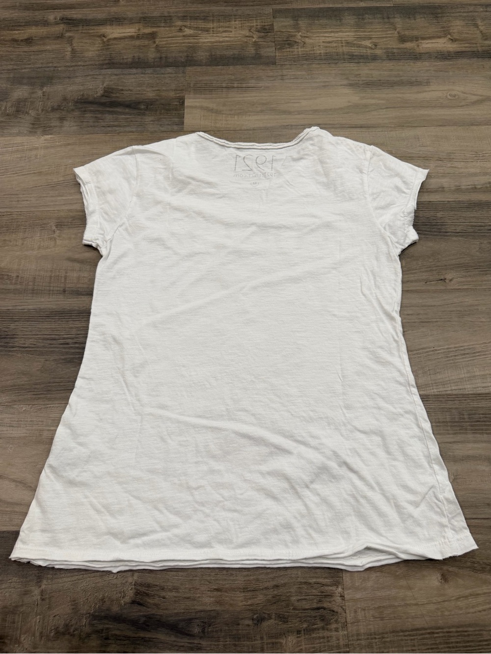 1921 Vogue Lips Editorial Graphic T-Shirt - Picture 6 of 6